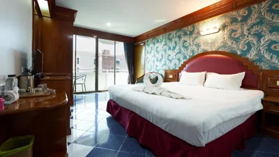 Deluxe Double Room — Lime Hotel